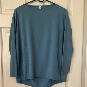 Lululemon Athletica Long Sleeve Blue and White Pair long sleeve oversized tops
